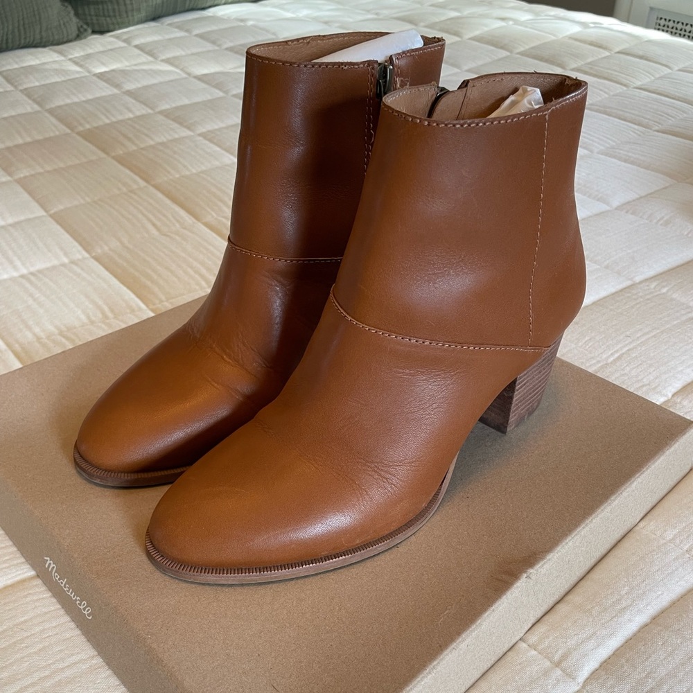 Madewell ankle boots, size 9, English Saddle.